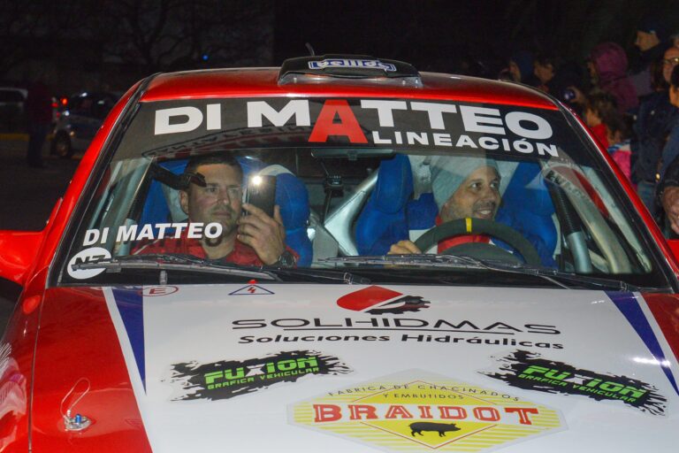 Un gran auto y equipo: Diego Di Matteo en un arranque de año extraordinario.