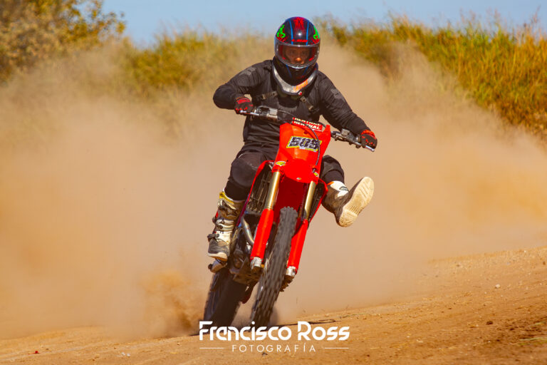 Debut triunfal para Ezequiel Lucci: El piloto de Casilda se quedó con la victoria en la Clase Moto 1